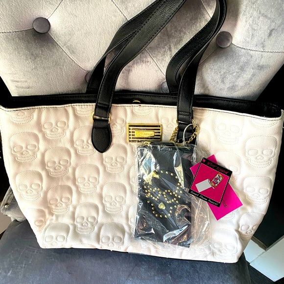 Betsey Johnson skull purse NWT - Picture 3 of 9